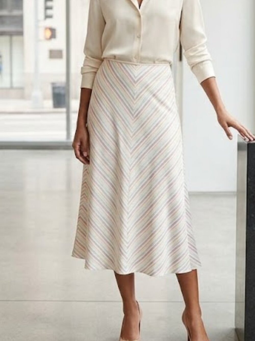 BANANA REPUBLIC Woman Silk White Stripes Sz 0